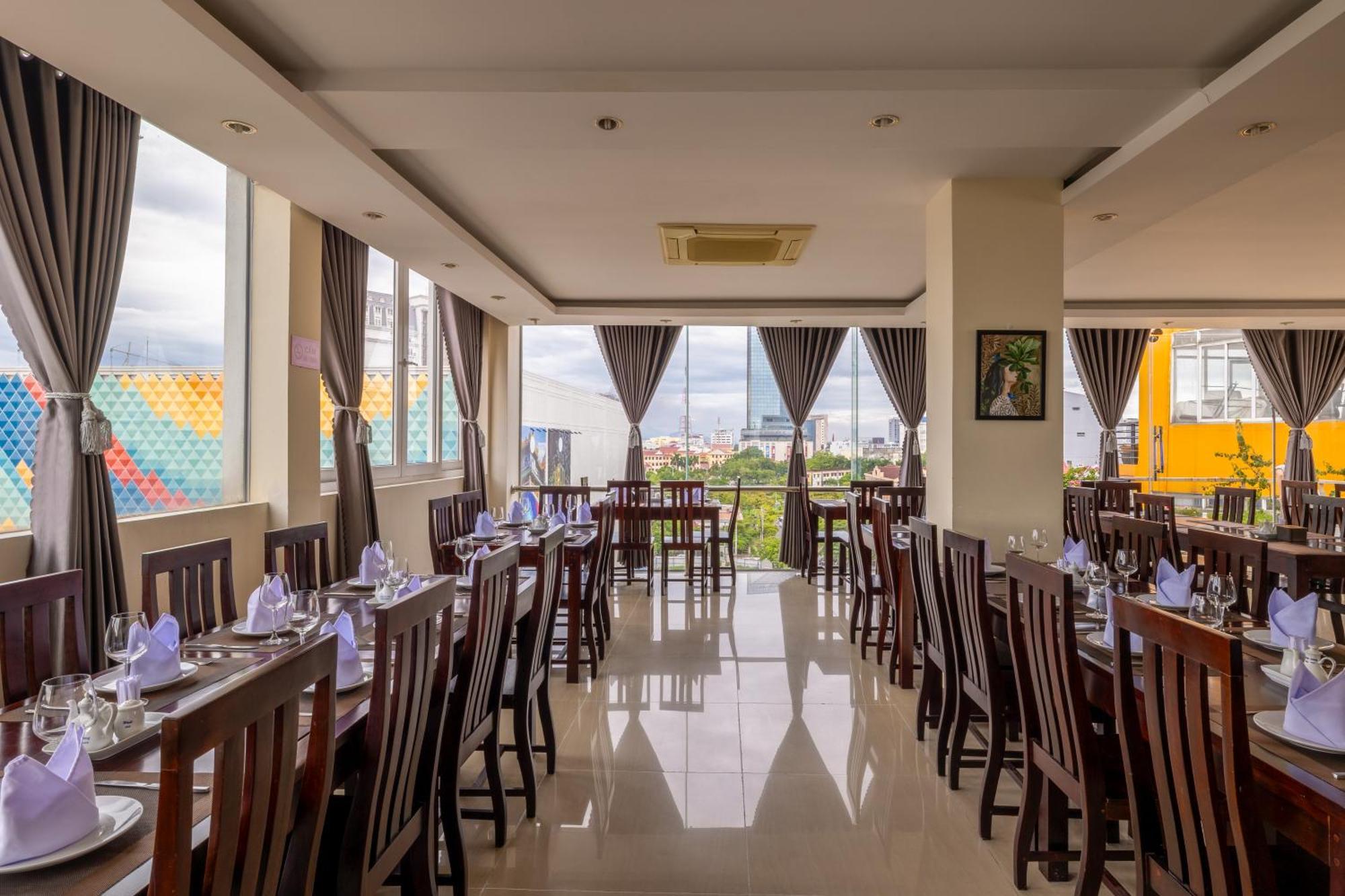Hotel Baly