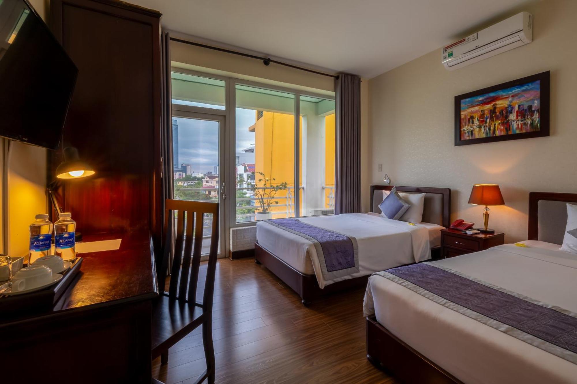 Hotel Baly